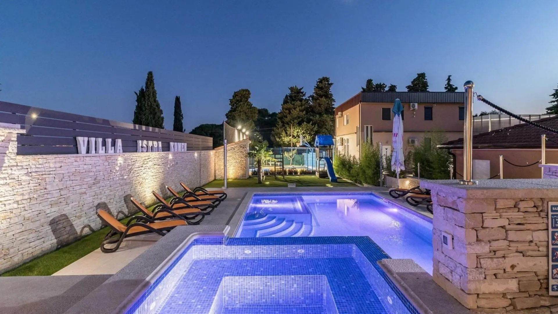 Luxe Villa In Valtura With Private Pool