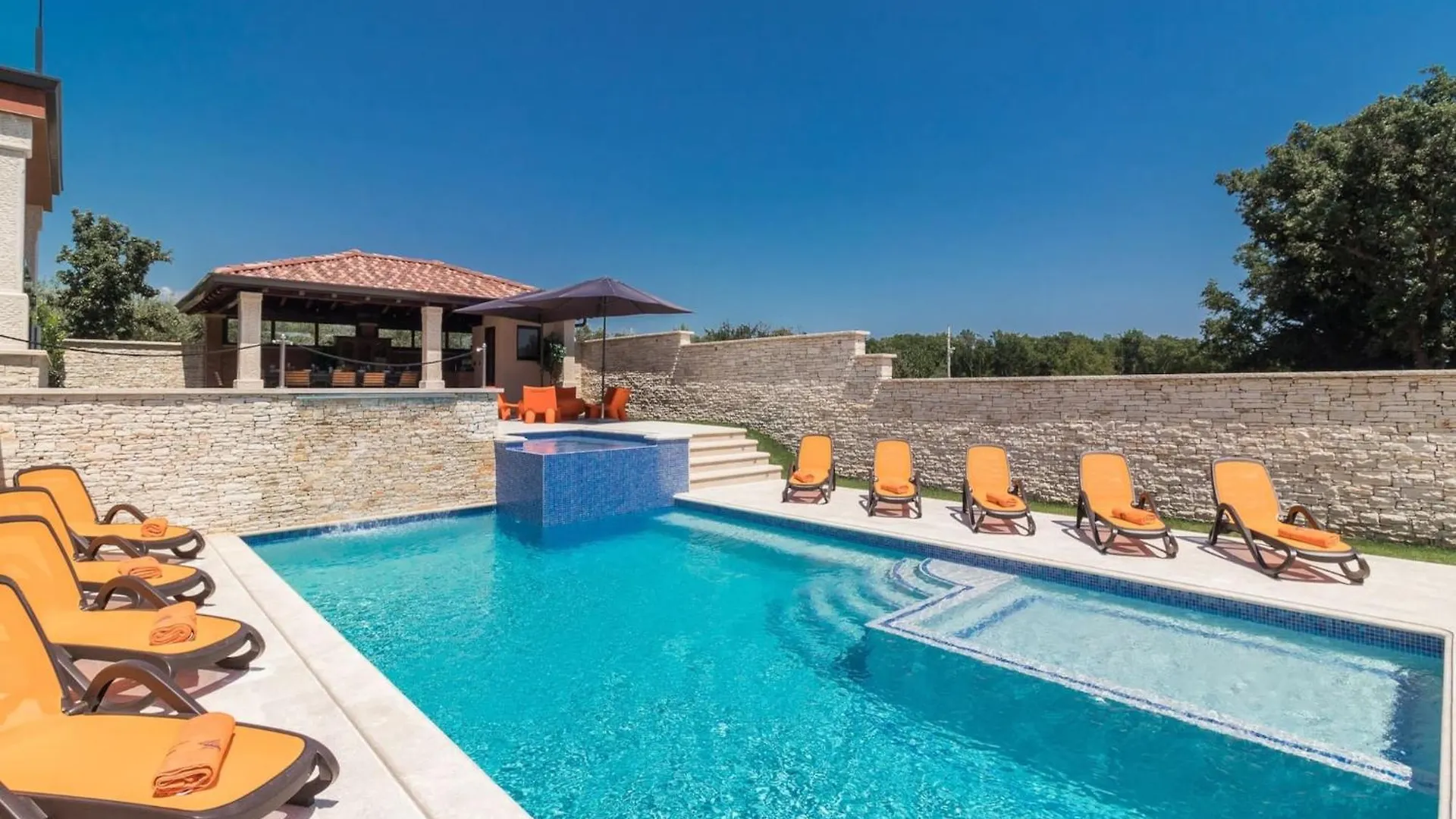 Luxe Villa In Valtura With Private Pool