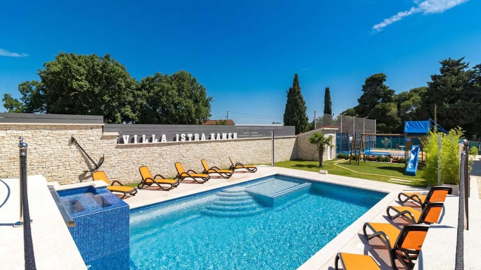 Luxe Villa In Valtura With Private Pool