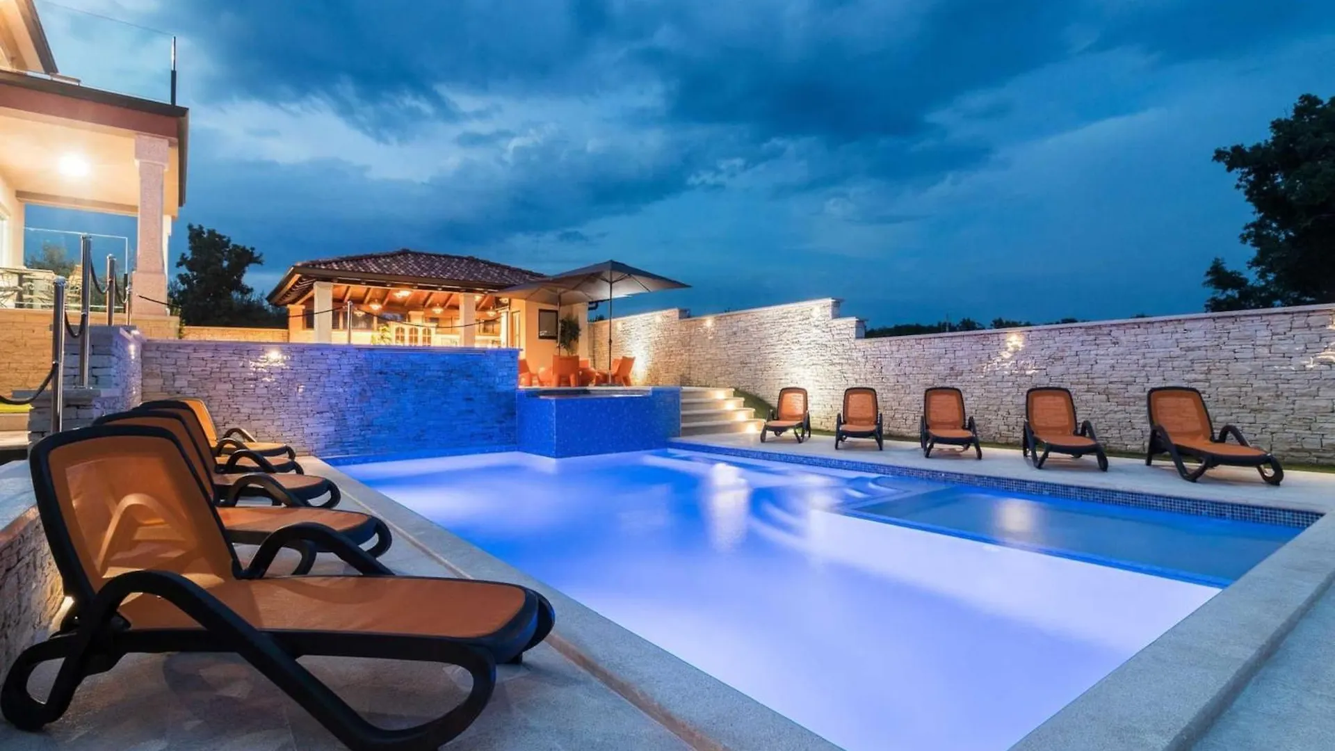 Luxe Villa In Valtura With Private Pool